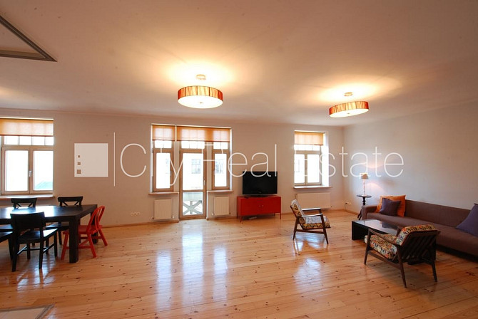 Fasādes māja, renovēta māja, slēgts pagalms, vieta automašīnai, kāpņu telpa pēc Rīga - foto 6