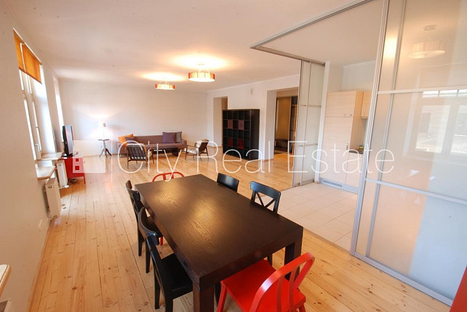 Fasādes māja, renovēta māja, slēgts pagalms, vieta automašīnai, kāpņu telpa pēc Rīga - foto 8