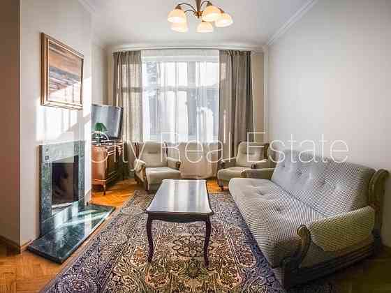 Часть дома, количество квартир в здании 2 шт., зеленая территория, территория Rīga