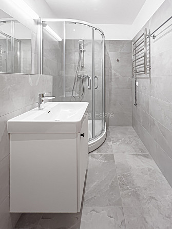 Pagalma ēka, labiekārtots apzaļumots pagalms, slēgts pagalms, iespēja nomāt autostāvvietu, Rīga - foto 17