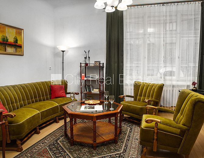 Fasādes māja, renovēta māja, ieeja no ielas, kāpņu telpa pēc kosmētiskā remonta, logi Rīga - foto 19