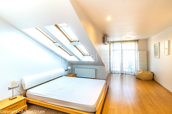 Mansards, franču balkons, divstāvīgs, centrālā apkure, koka stikla pakešu logi, jumta logi, Rīga - foto 14