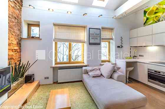 Мансарда, французский балкон, двухэтажный, центральное отопление, деревянные Rīga