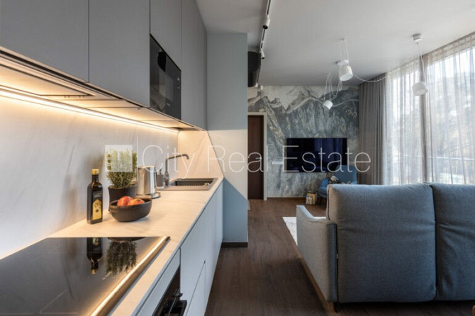 Jaunceltne, fasādes māja, labiekārtots apzaļumots pagalms, pazemes autostāvvieta, ieeja no Jūrmala - foto 4