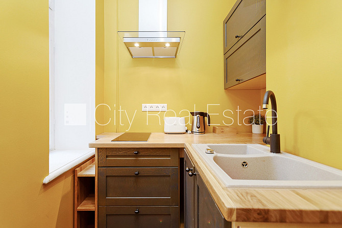 Fasādes māja, ieeja no ielas, guļamistabu skaits 4 gab., istabas izolētas 4 gab., virtuve, Rīga - foto 13