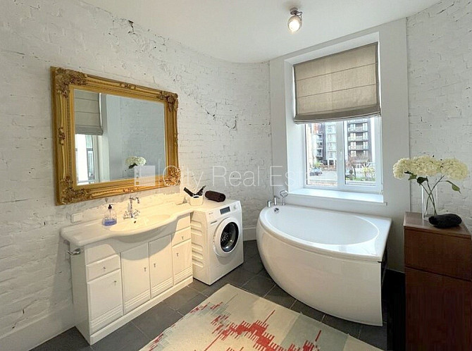 Fasādes māja, renovēta māja, labiekārtota apzaļumota teritorija, bruģēts piebraucamais Rīga - foto 19