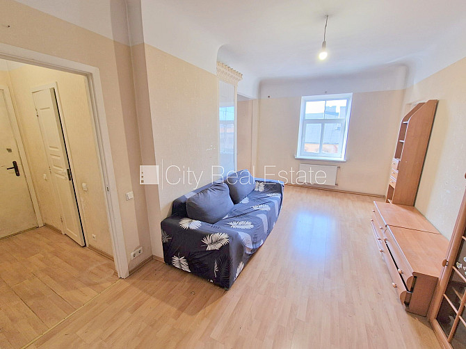 Pagalma māja, iespēja nomāt autostāvvietu, apsargāta autostāvvieta, ieeja no ielas un Rīga - foto 17