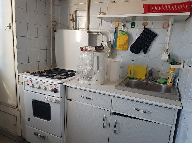 Pārdodu 602.sērijas 2-istabu dzīvokli pašā Purvciema centrā. Lieliska lokācija – apkārt visi... Rīga - foto 2