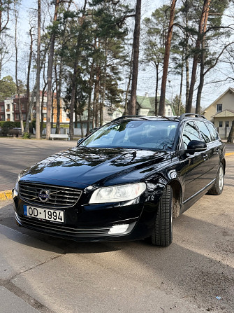 Pārdodu Volvo V70, uzticamu un ietilpigu auto.
Tikko izieta jauna TA un nomaksats cela
nodoklis.... Юрмала - изображение 2
