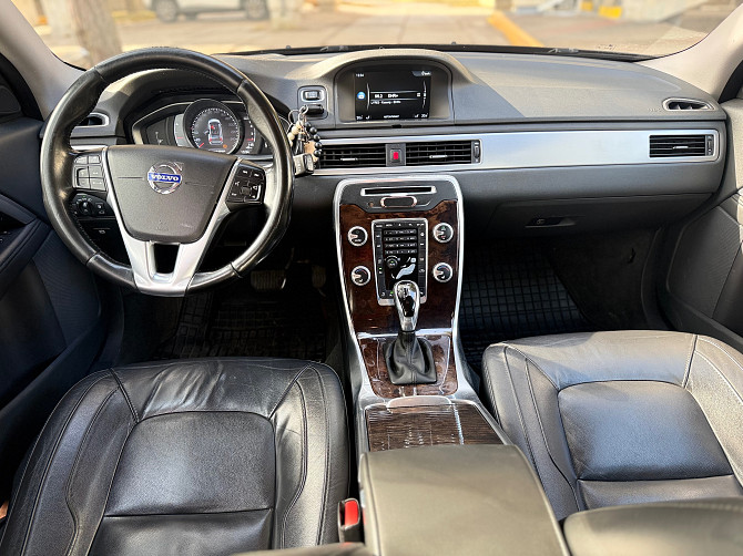 Pārdodu Volvo V70, uzticamu un ietilpigu auto.
Tikko izieta jauna TA un nomaksats cela
nodoklis.... Юрмала - изображение 3