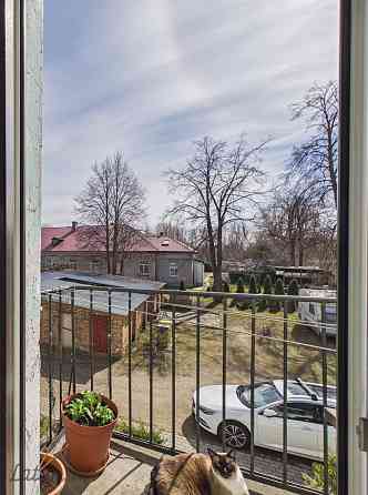 Tiek piedāvāts mājīgs, gaišs un funkcionāli plānots dzīvoklis, kas būs laba izvēle gan dzīvošanai, g Рига