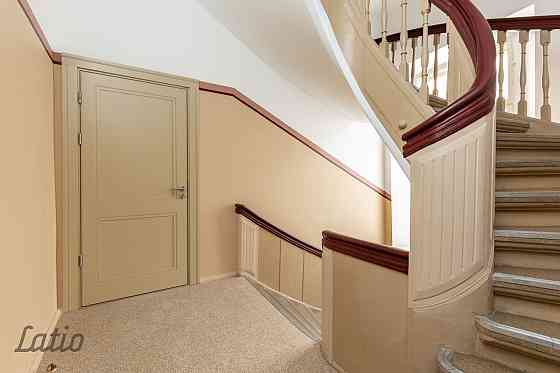 Pārdod dzīvokli pašā Vecrīgas sirdī  Smilšu ielā 14.
Labiekārtots dzīvoklis ar pārdomātu plānojumu v Рига