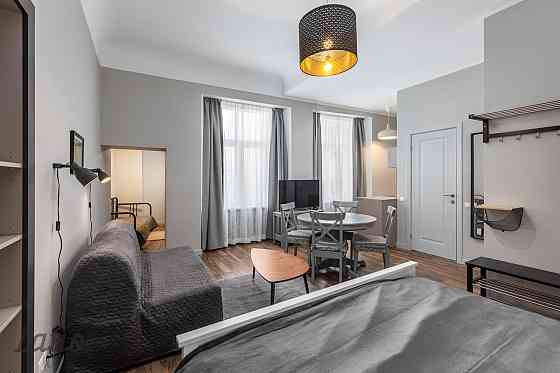 Pārdod dzīvokli pašā Vecrīgas sirdī  Smilšu ielā 14.
Labiekārtots dzīvoklis ar pārdomātu plānojumu v Рига