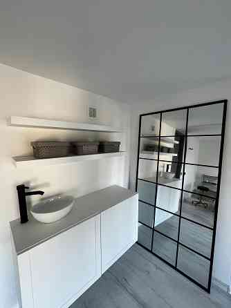 Tiek piedāvātas labiekārtotas, gaišas un ērtas telpas skaistumkopšanas speciālistiem... Rīga