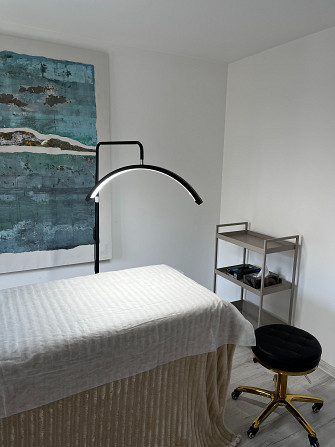 Tiek piedāvātas labiekārtotas, gaišas un ērtas telpas skaistumkopšanas speciālistiem... Rīga - foto 1