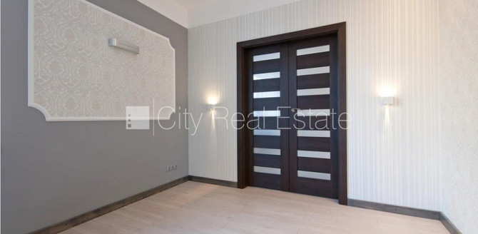 Fasādes māja, logi vērsti mājas abās pusēs, guļamistabu skaits 3 gab., istabas izolētas 3 Rīga - foto 18