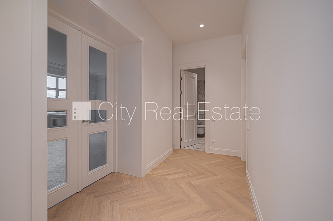 Fasādes māja, renovēta māja, labiekārtots apzaļumots pagalms, ieeja no ielas, ir lifts, Rīga - foto 7