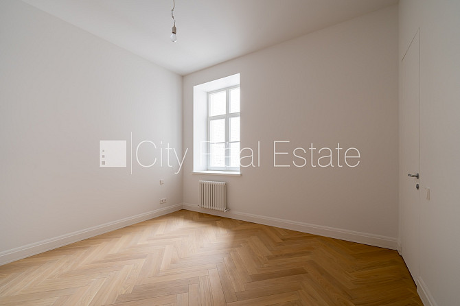 Fasādes māja, renovēta māja, labiekārtots apzaļumots pagalms, ieeja no ielas, ir lifts, Rīga - foto 14