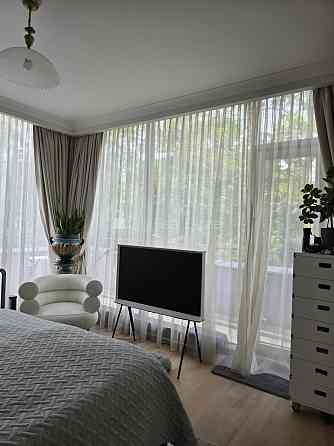 Новостройка, закрытый двор, озеленённая территория со свежепосаженными Jūrmala