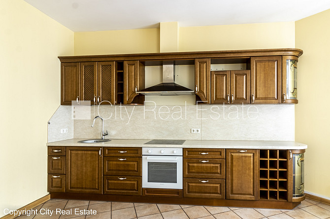 Fasādes māja, renovēta māja, labiekārtota apzaļumota teritorija, slēgta teritorija, ieeja no Rīga - foto 8