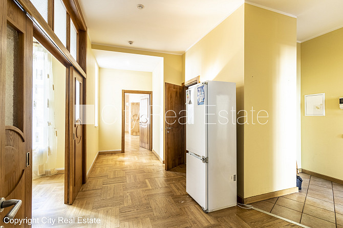 Fasādes māja, renovēta māja, labiekārtota apzaļumota teritorija, slēgta teritorija, ieeja no Rīga - foto 10