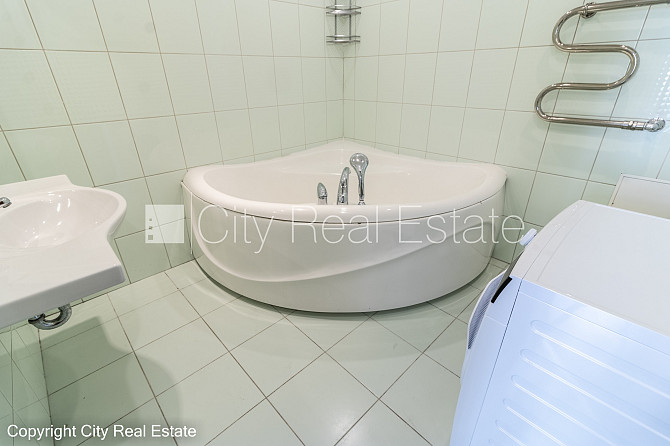 Fasādes māja, renovēta māja, labiekārtota apzaļumota teritorija, slēgta teritorija, ieeja no Rīga - foto 17