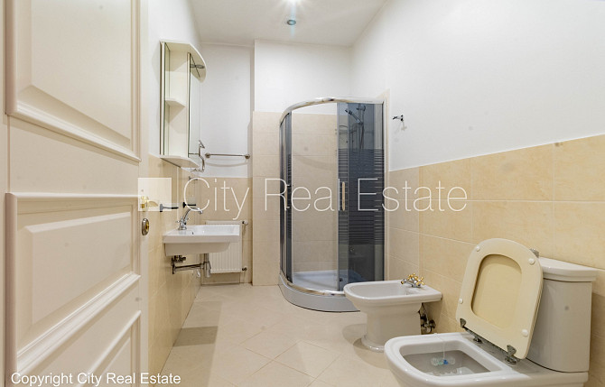 Fasādes māja, renovēta māja, vieta automašīnai, apsargāta autostāvvieta, apsargāts Rīga - foto 12