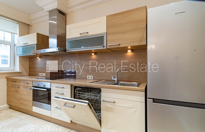 Fasādes māja, renovēta māja, vieta automašīnai, apsargāta autostāvvieta, apsargāts Rīga - foto 4