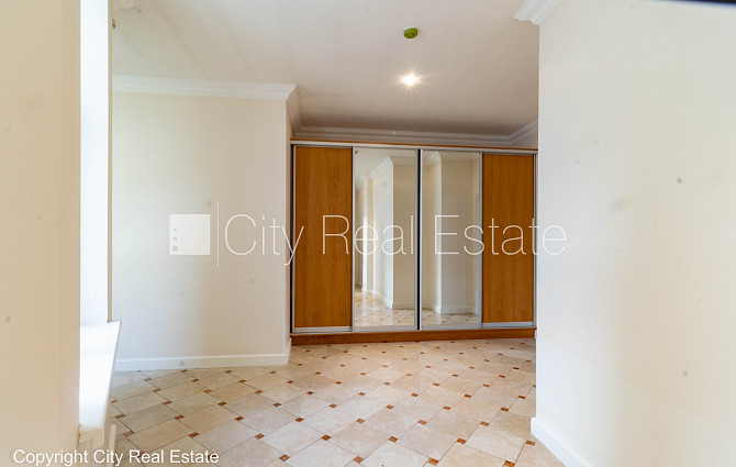 Fasādes māja, renovēta māja, vieta automašīnai, apsargāta autostāvvieta, apsargāts Rīga - foto 20