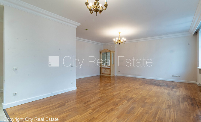 Fasādes māja, renovēta māja, vieta automašīnai, apsargāta autostāvvieta, apsargāts Rīga - foto 6