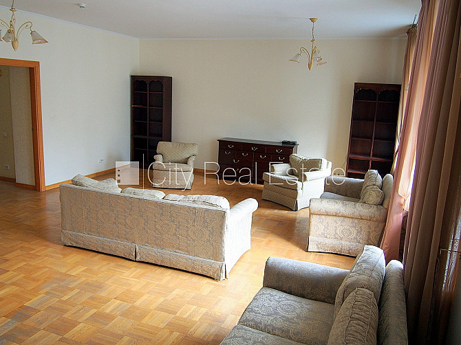 Fasādes māja, renovēta māja, slēgts pagalms, ieeja no ielas, ir lifts, kāpņu telpa pēc Rīga - foto 5