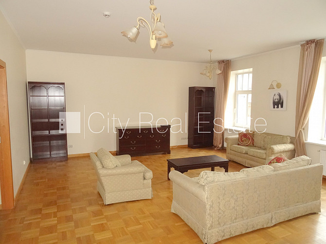 Fasādes māja, renovēta māja, slēgts pagalms, ieeja no ielas, ir lifts, kāpņu telpa pēc Rīga - foto 3