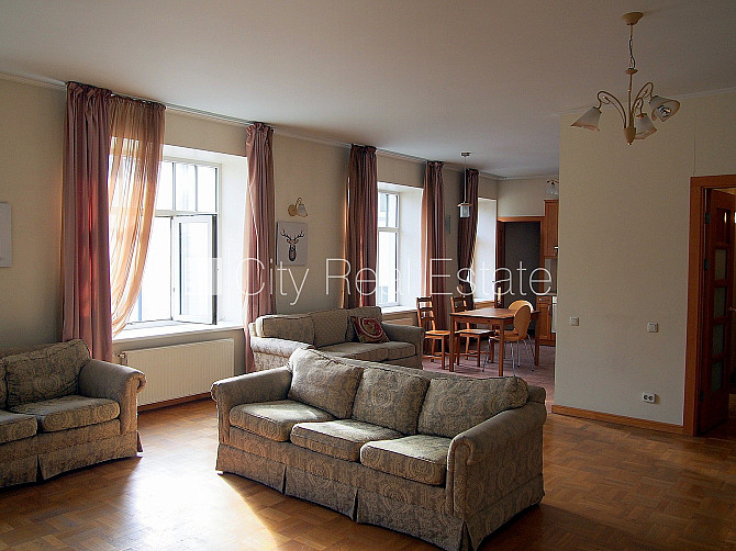 Fasādes māja, renovēta māja, slēgts pagalms, ieeja no ielas, ir lifts, kāpņu telpa pēc Rīga - foto 7