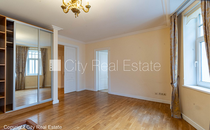 Fasādes māja, renovēta māja, slēgts pagalms, ieeja no ielas un pagalma, ir lifts, kāpņu Rīga - foto 14