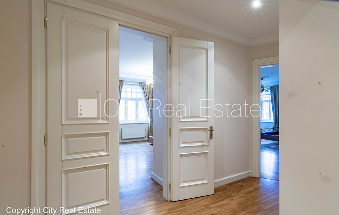 Fasādes māja, renovēta māja, slēgts pagalms, ieeja no ielas un pagalma, ir lifts, kāpņu Rīga - foto 11