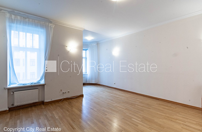 Fasādes māja, renovēta māja, slēgts pagalms, vieta automašīnai, ieeja no ielas un pagalma, Rīga - foto 13