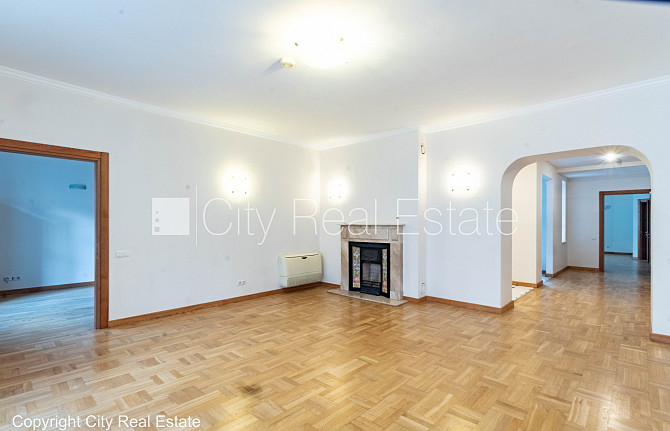 Fasādes māja, renovēta māja, slēgts pagalms, vieta automašīnai, ieeja no ielas un pagalma, Rīga - foto 4