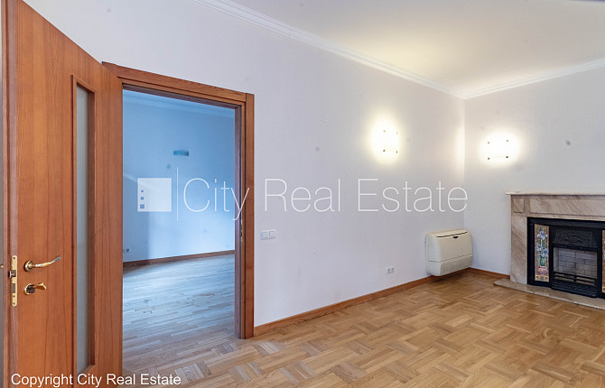 Fasādes māja, renovēta māja, slēgts pagalms, vieta automašīnai, ieeja no ielas un pagalma, Rīga - foto 5