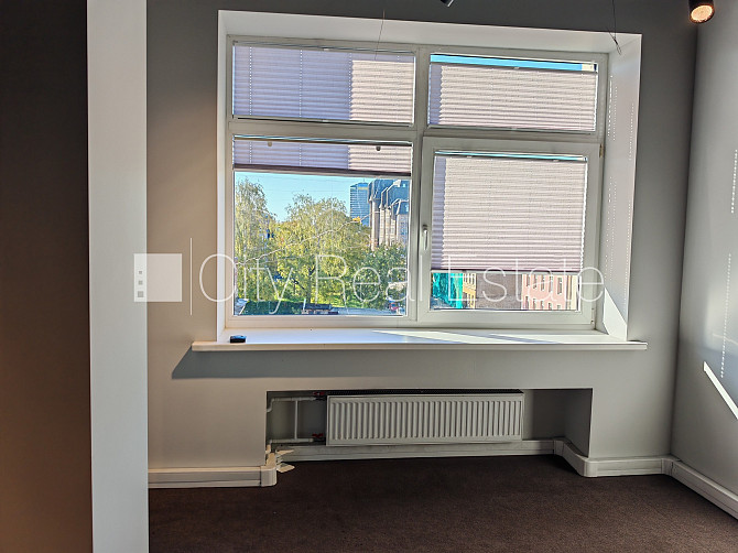 Pagalma ēka, labiekārtota apzaļumota teritorija, iežogota teritorija ar metāla sētu, Rīga - foto 16