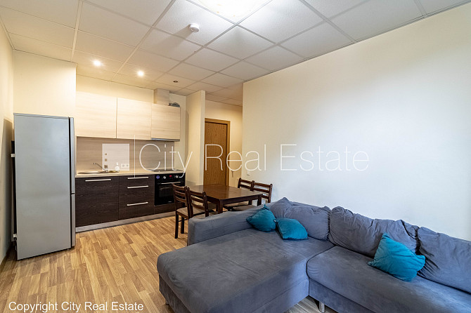 Jaunceltne, labiekārtota apzaļumota teritorija, pazemes autostāvvieta, ieeja no ielas, ir lifts, Rīga - foto 19