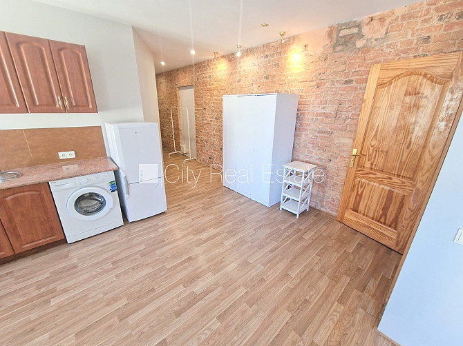 Jaunceltne, labiekārtota apzaļumota teritorija, pazemes autostāvvieta, ieeja no ielas, ir lifts, Rīga - foto 13