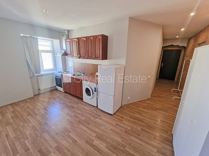 Jaunceltne, labiekārtota apzaļumota teritorija, pazemes autostāvvieta, ieeja no ielas, ir lifts, Rīga - foto 12