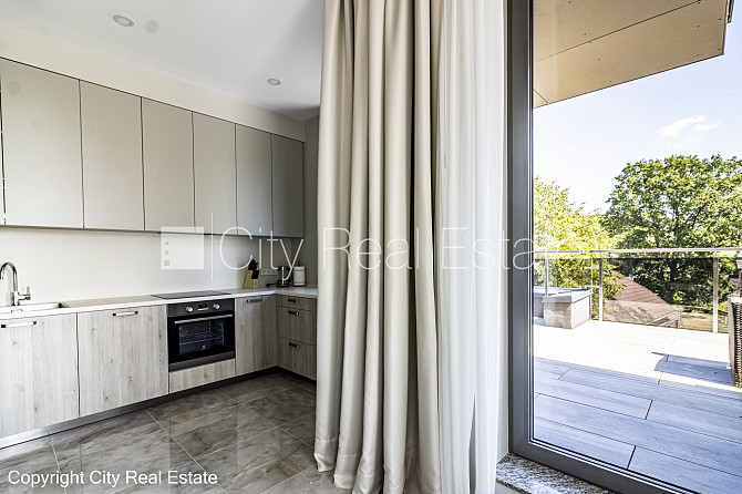 Jaunceltne, fasādes māja, labiekārtota apzaļumota teritorija, slēgta teritorija, iežogota Jūrmala - foto 4