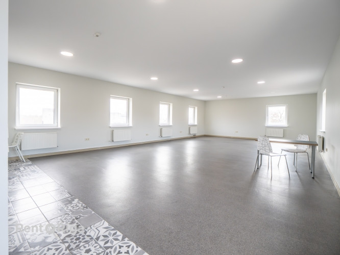 Iznomā biroja telpas kapitāli rekonstruētā ēkā, sakoptā un apsargātā industriālā parka Rīga - foto 2