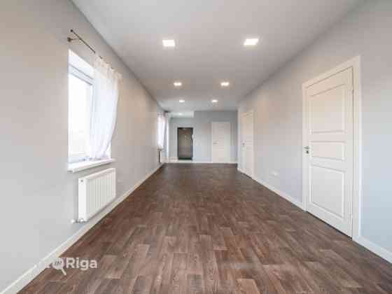 Аренда офисного помещения на 4-м этаже с кухней.  Планировка: 2 изолированных Rīga