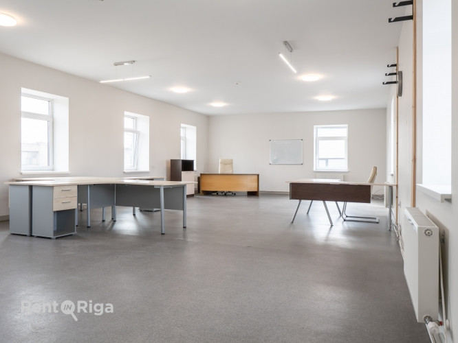 Iznomā biroja telpas kapitāli rekonstruētā ēkā, sakoptā un apsargātā industriālā parka Rīga - foto 3