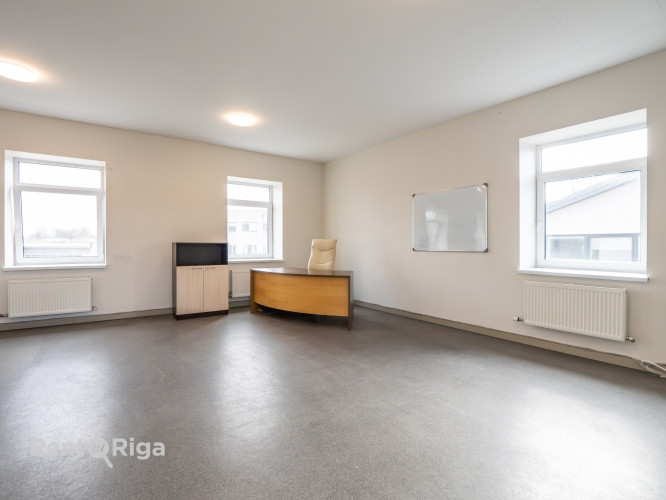 Iznomā biroja telpas kapitāli rekonstruētā ēkā, sakoptā un apsargātā industriālā parka Rīga - foto 9