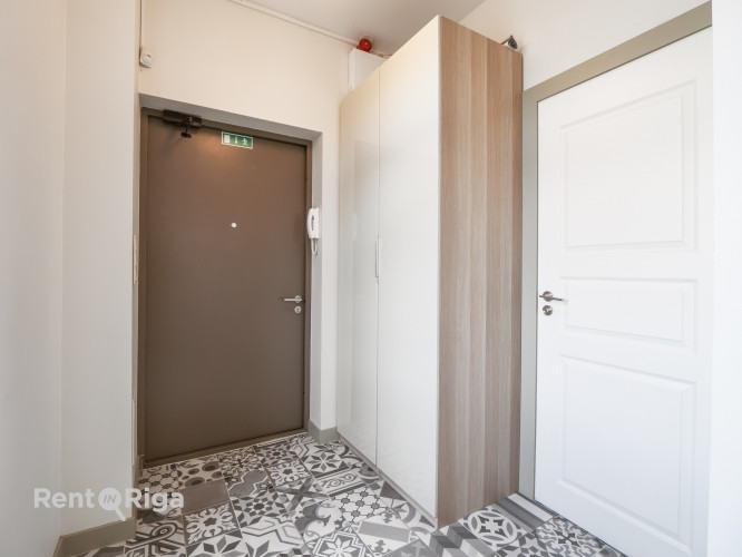 Iznomā biroja telpas kapitāli rekonstruētā ēkā, sakoptā un apsargātā industriālā parka Rīga - foto 8