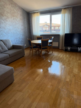 Pārdod modernu un gaišu 3 istabu dzīvokli jaunajā projektā!  Dzīvoklis atrodas drošā un Rīgas rajons - foto 4