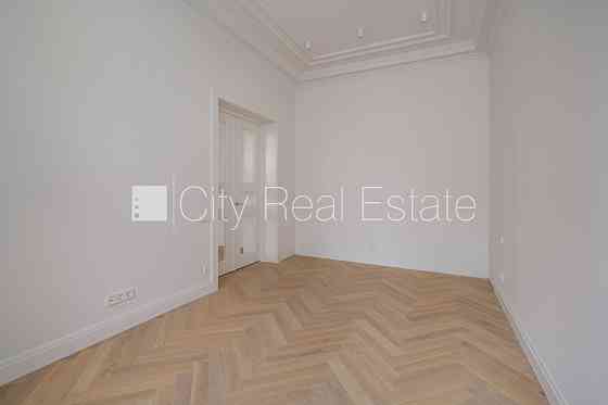 Частный дом, благоустроенный озеленённый двор, гараж на одну машину, первый этаж Jūrmala